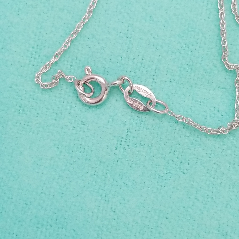 Sterling silver pendant and chain - Picture 8 of 9